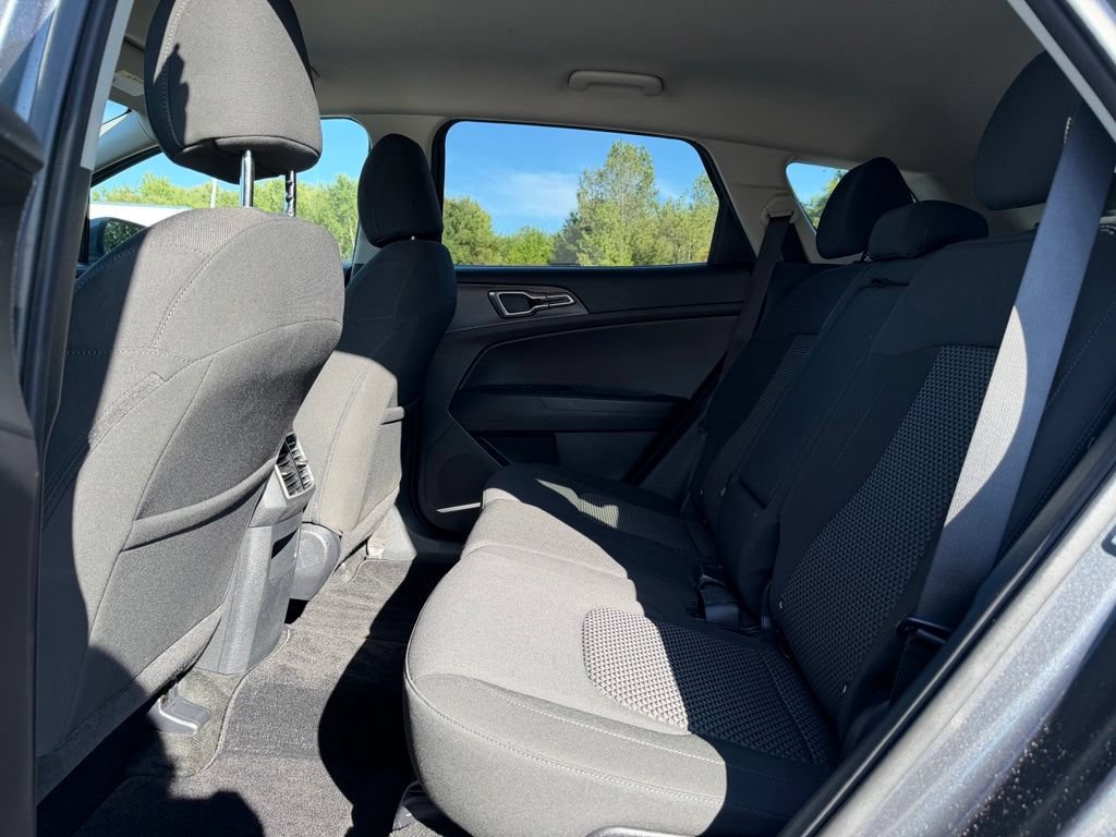 Used 2023 Kia Sportage LX AWD/4WD image 17