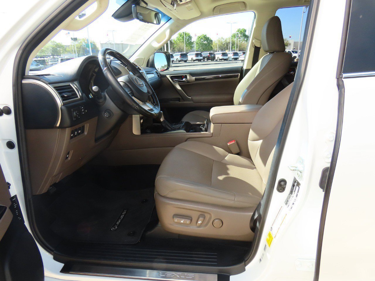 Used 2020 Lexus GX 460 Premium w/ Premium Package image 23