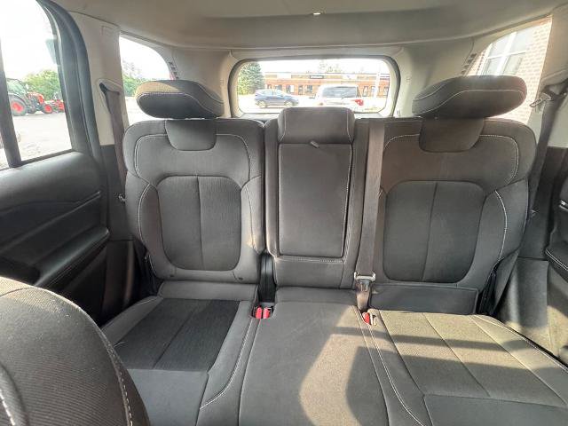 Used 2023 Jeep Grand Cherokee Laredo w/ Luxury Tech Group I AWD/4WD image 15
