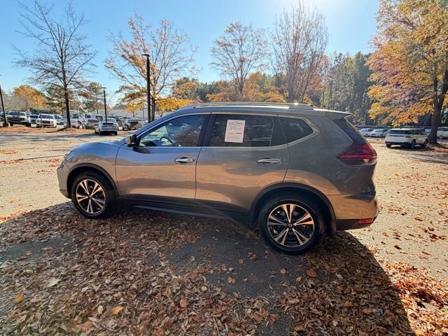 Used 2019 Nissan Rogue SV w/ Premium Package image 2