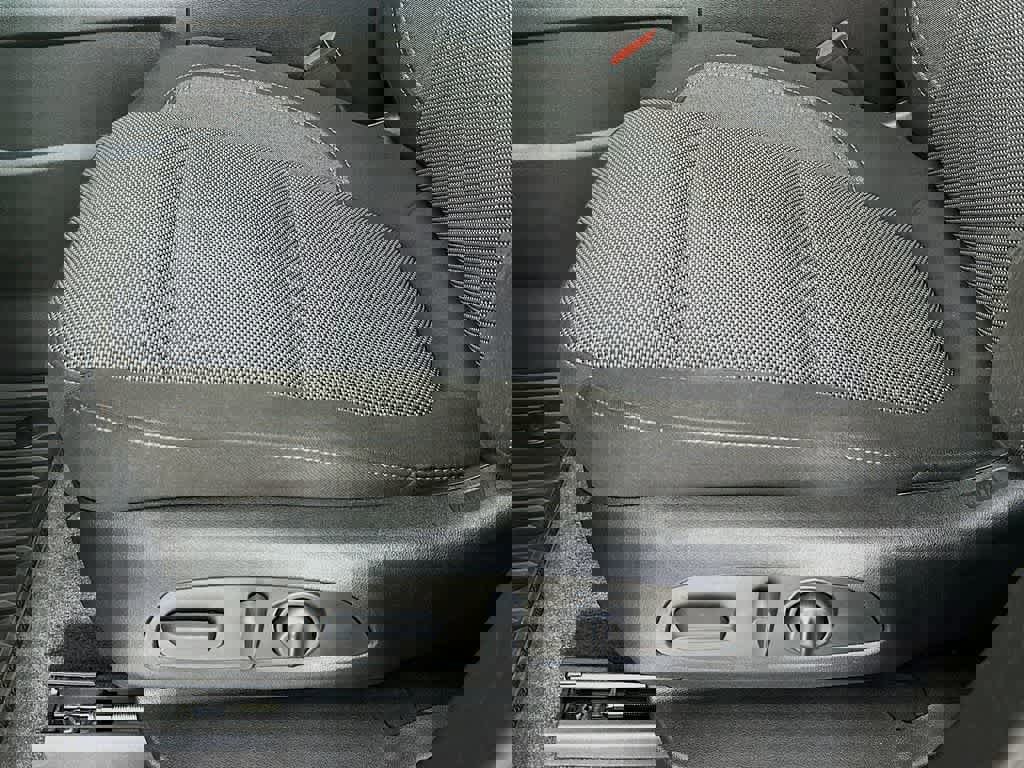 Used 2023 Chevrolet Traverse LT w/ Midnight/Sport Edition image 30