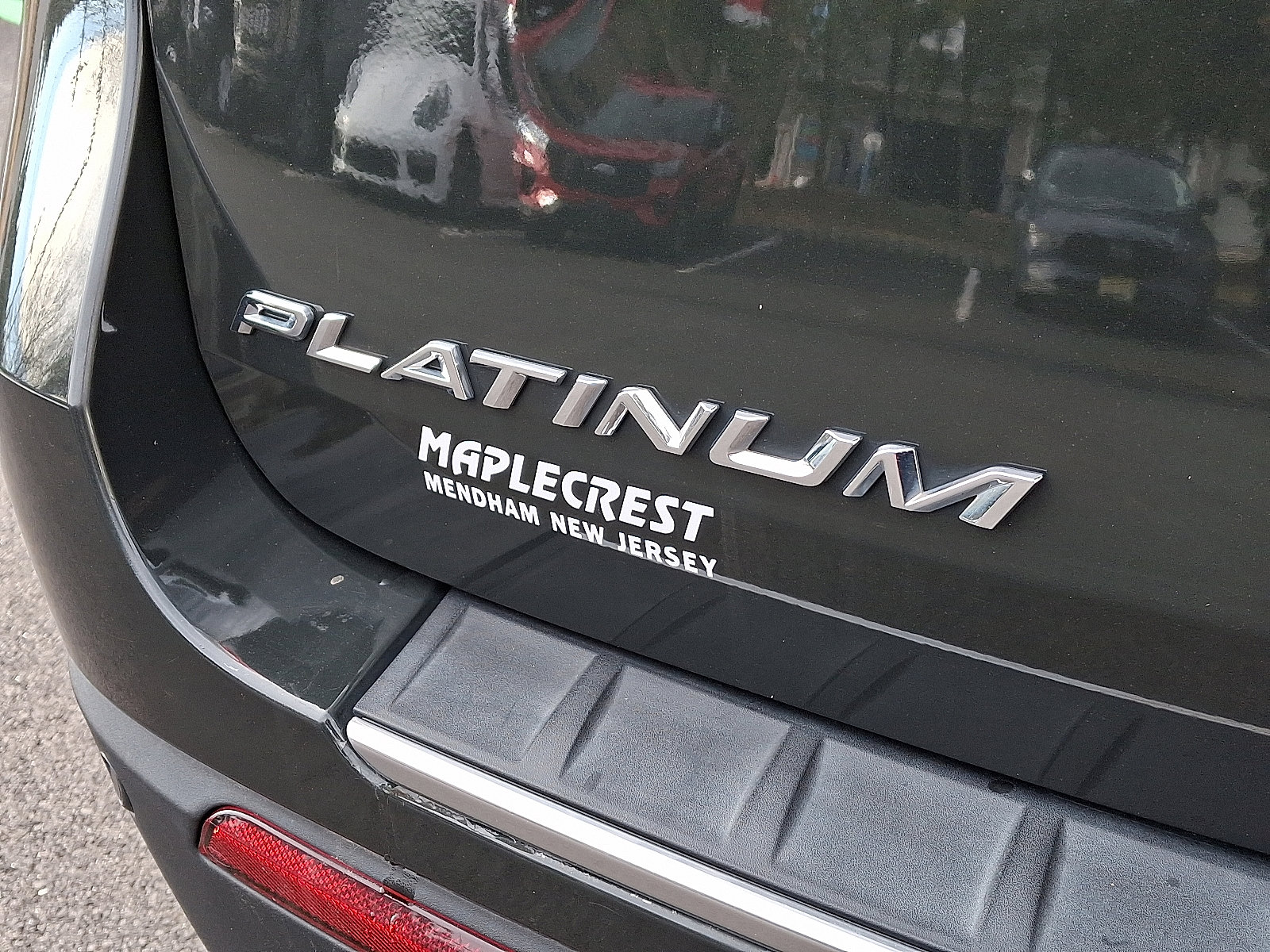 Certified 2022 Ford Explorer Platinum w/ Equipment Group 601A image 32