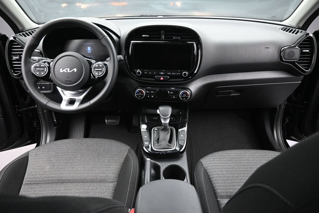 Used 2023 Kia Soul EX FWD image 12