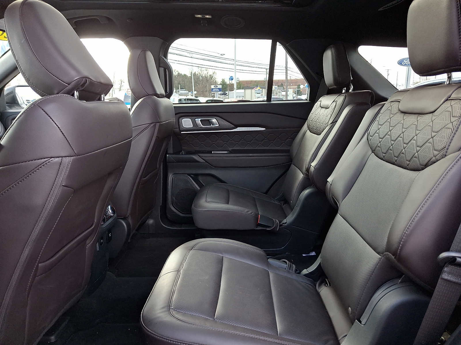 Certified 2025 Ford Explorer Platinum w/ LUX Leather Package image 10