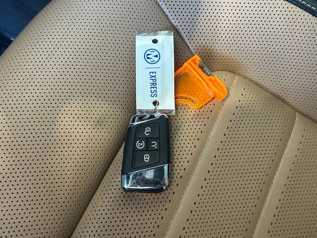 Used 2022 Volkswagen Atlas Cross Sport SEL Premium R-Line image 45