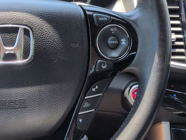 Used 2017 Honda Accord Touring image 33