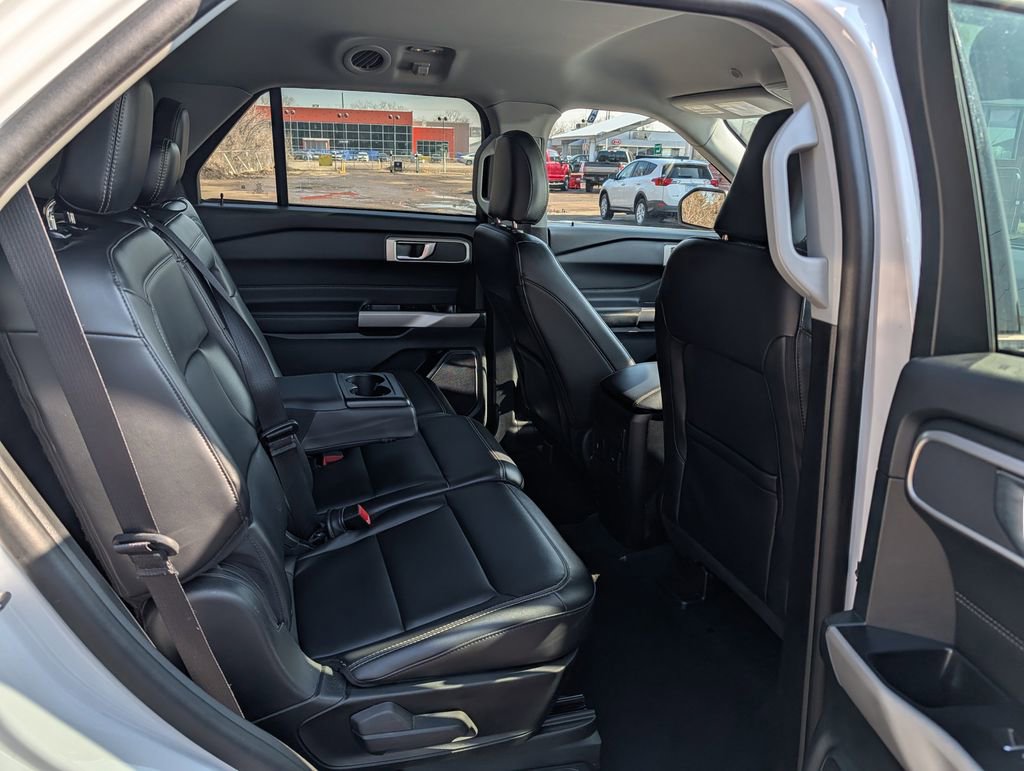 Certified 2024 Ford Explorer XLT w/ Equipment Group 202A image 9