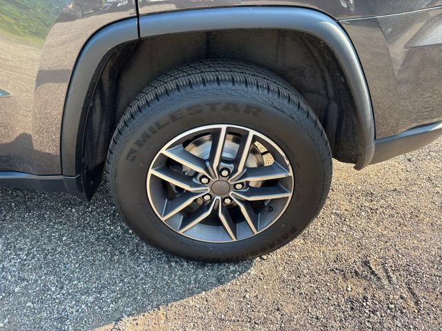 Used 2020 Jeep Grand Cherokee Limited AWD/4WD image 25