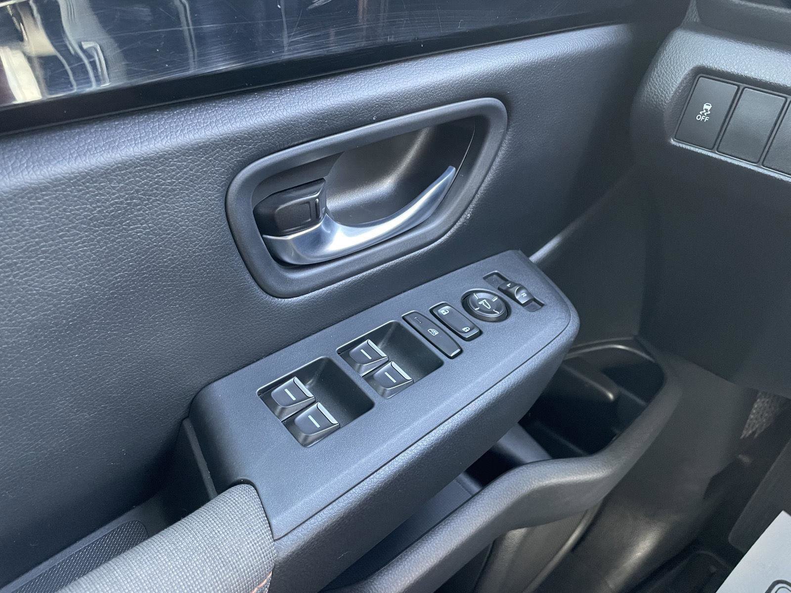 Used 2025 Honda Pilot Sport image 30