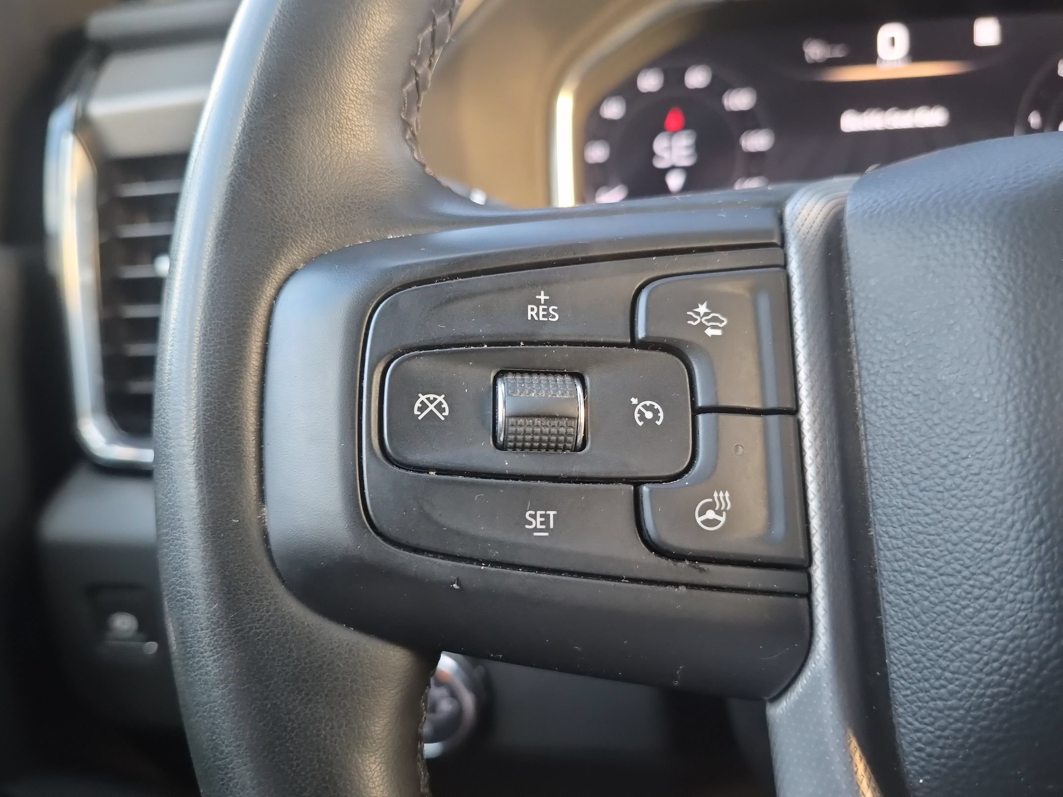 Used 2024 GMC Sierra 2500 Denali w/ Technology Package AWD/4WD image 18