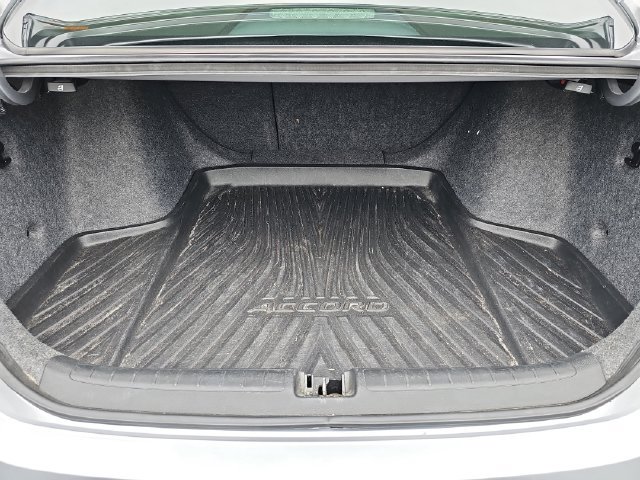 Used 2018 Honda Accord EX image 13