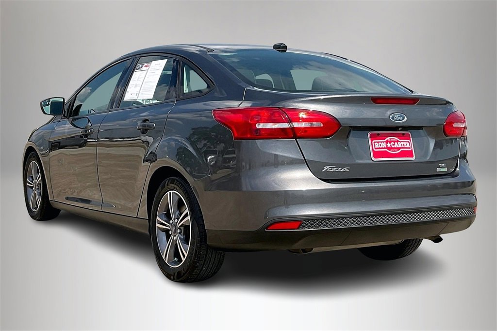 Certified 2018 Ford Focus SE w/ SE Appearance Package image 2