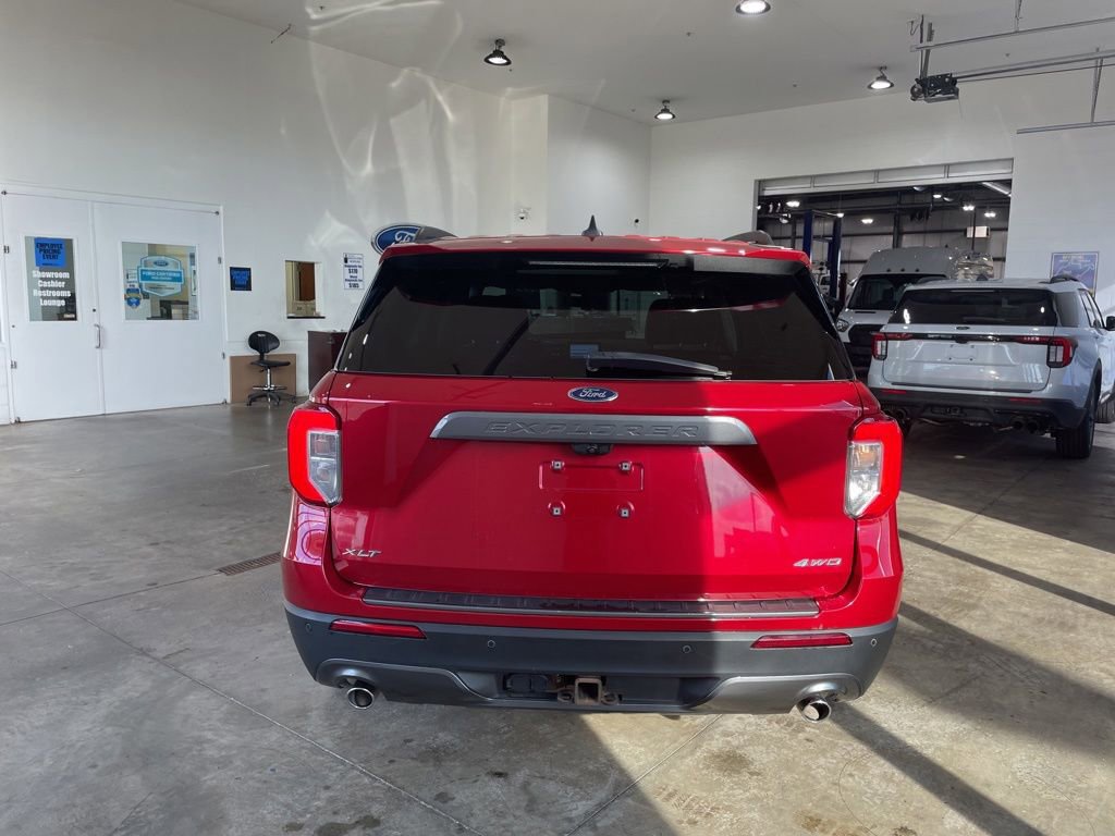 Certified 2022 Ford Explorer XLT w/ Equipment Group 202A AWD/4WD image 7