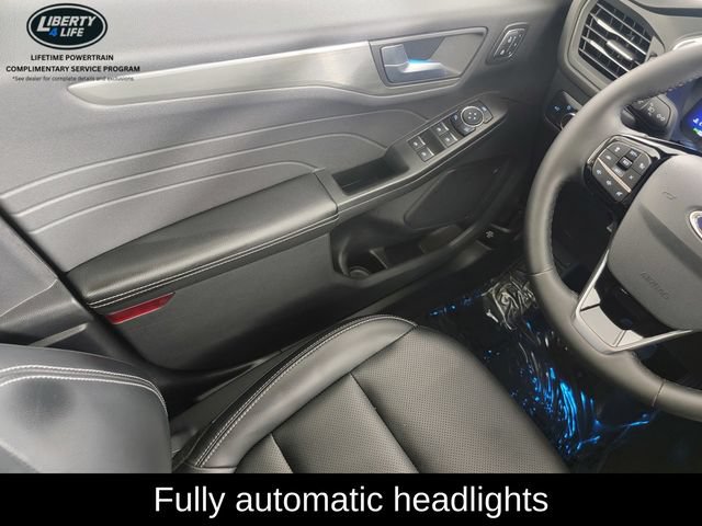 Certified 2022 Ford Escape Titanium w/ Class II Trailer Tow Package AWD/4WD image 33