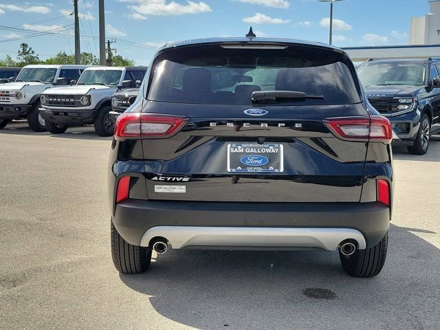 Certified 2025 Ford Escape Active FWD image 3