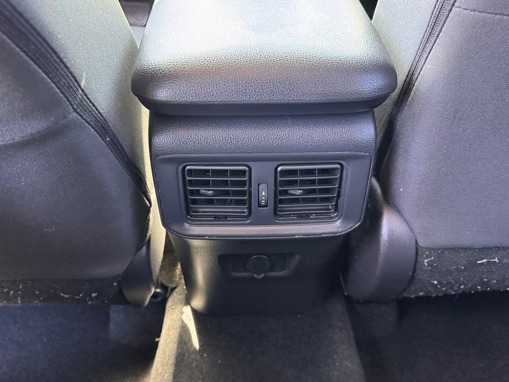 Used 2023 Toyota RAV4 LE AWD/4WD image 28