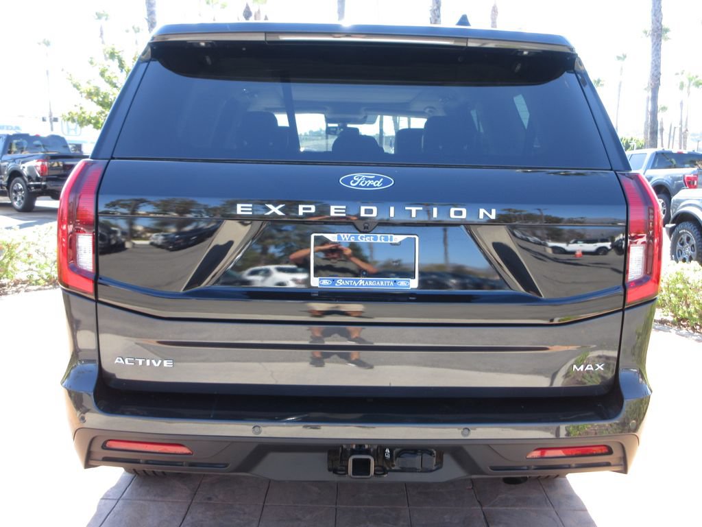Certified 2025 Ford Expedition Max Active RWD image 3