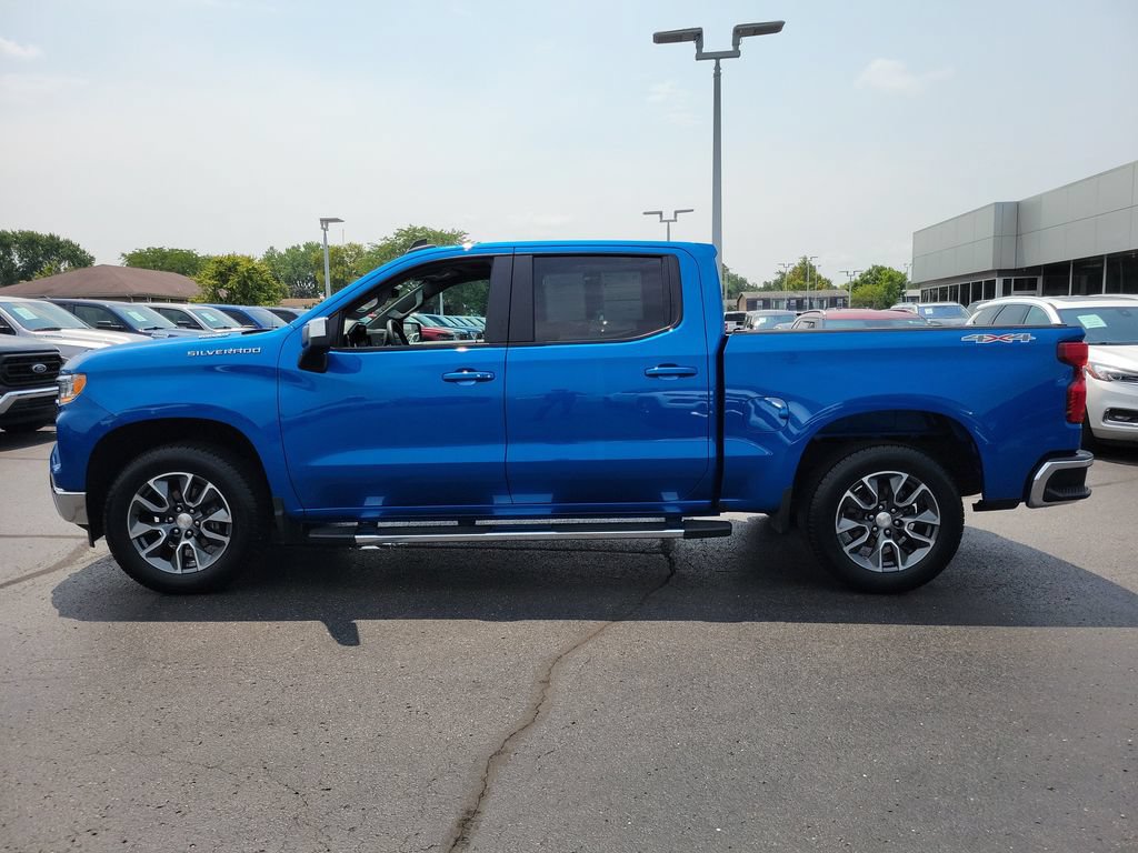 Used 2023 Chevrolet Silverado 1500 LT AWD/4WD image 7