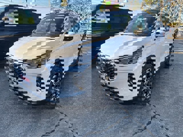 Certified 2023 Ford Escape Platinum w/ Premium Technology Package