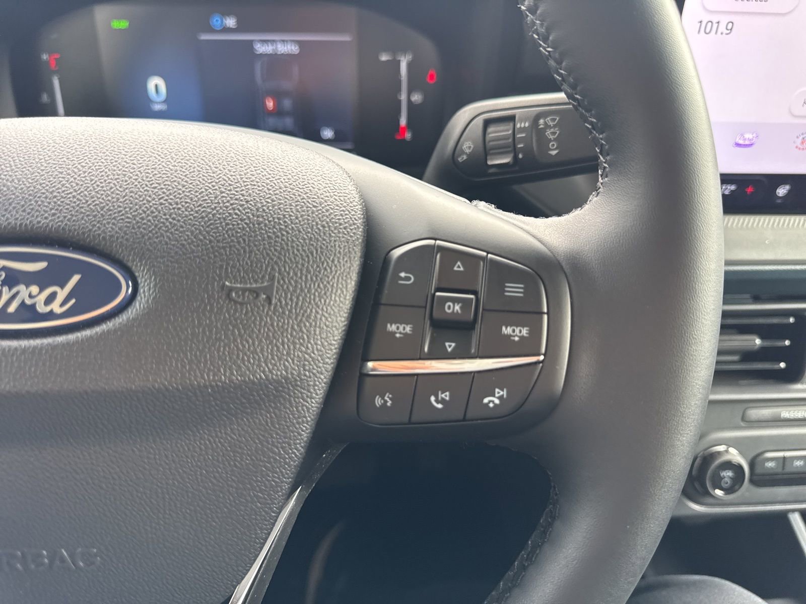 Certified 2025 Ford Maverick XLT w/ Equipment Group 301A image 31