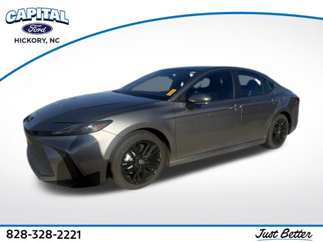Used 2025 Toyota Camry SE FWD image 1