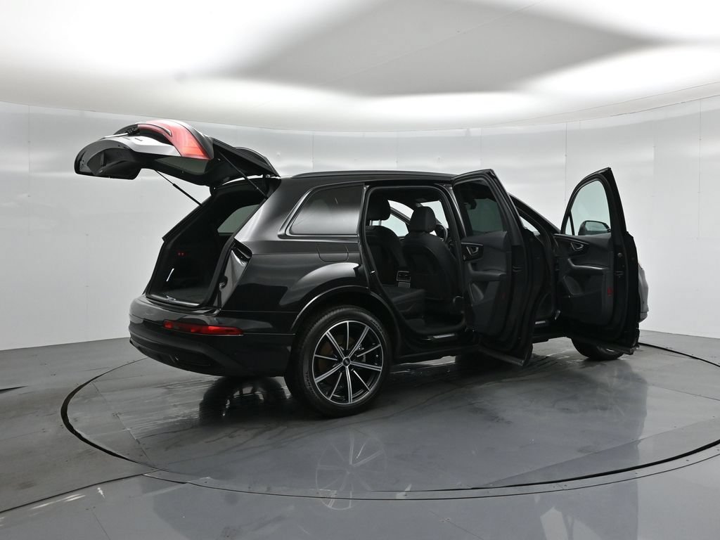 Used 2022 Audi Q7 3.0T Premium Plus w/ Premium Plus Package AWD/4WD image 6
