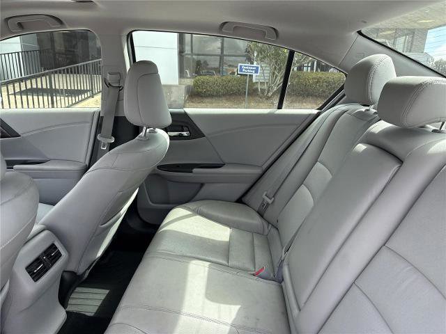 Used 2017 Honda Accord EX-L image 11