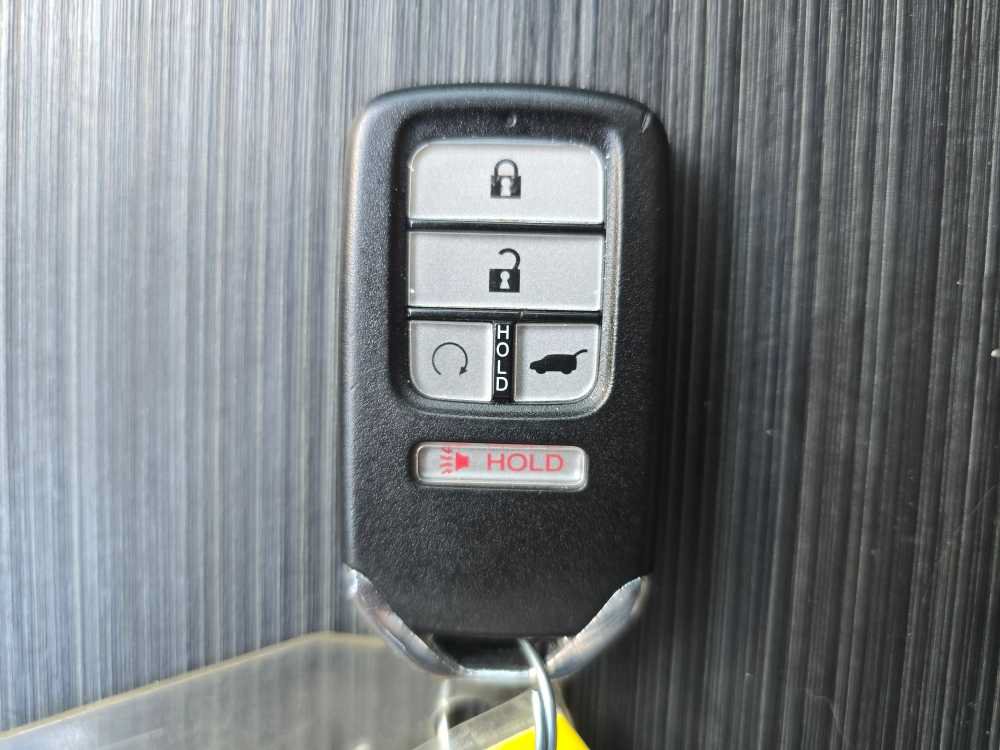 Used 2018 Honda Pilot Touring image 22