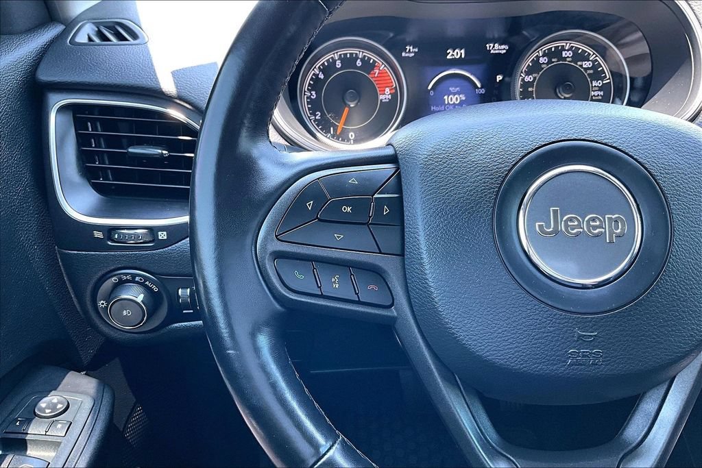 Used 2020 Jeep Cherokee Trailhawk w/ Cold Weather Group AWD/4WD image 18