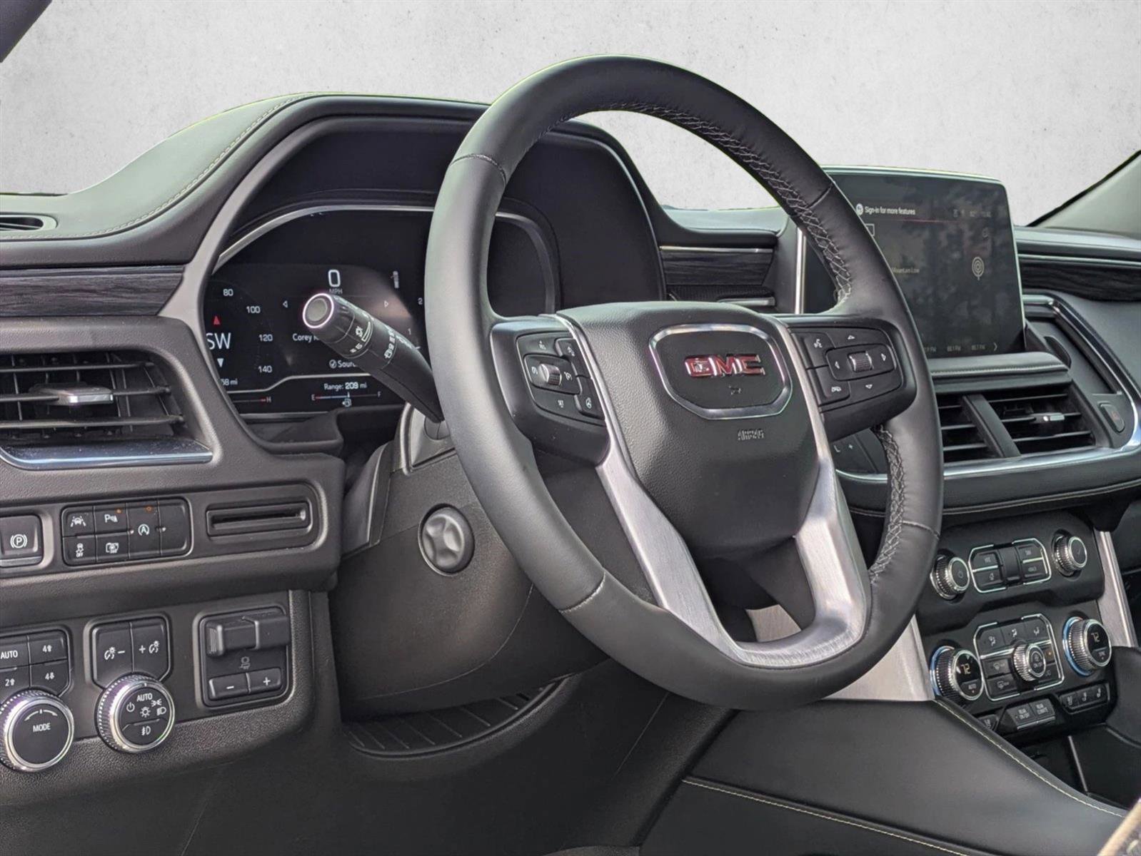 Used 2023 GMC Yukon SLT w/ SLT Premium Package AWD/4WD image 8