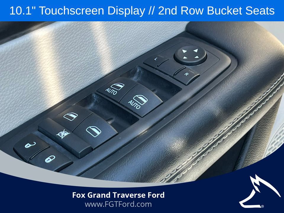 Used 2024 Chrysler Pacifica Touring-L image 19