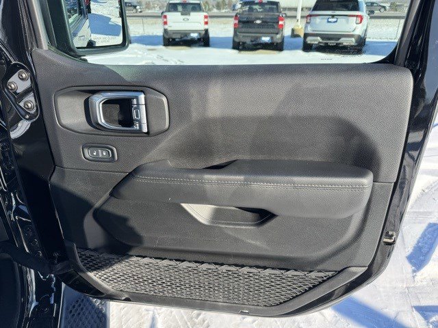 Used 2023 Jeep Wrangler Unlimited Sahara image 33