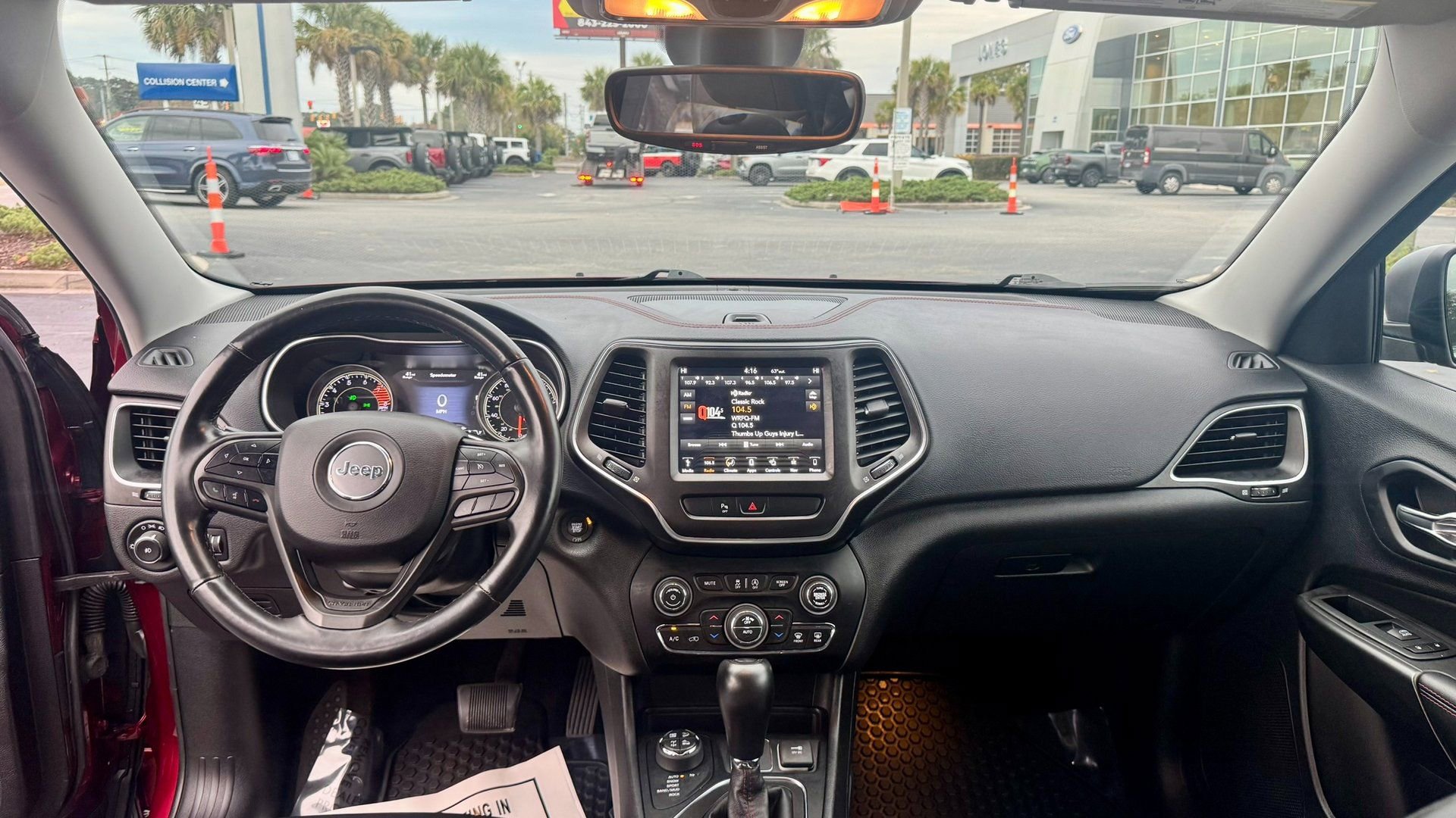 Used 2019 Jeep Cherokee Trailhawk w/ Cold Weather Group image 27