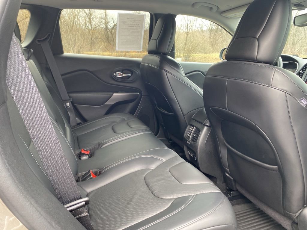 Used 2021 Jeep Cherokee Latitude Lux w/ Comfort/Convenience Group image 14