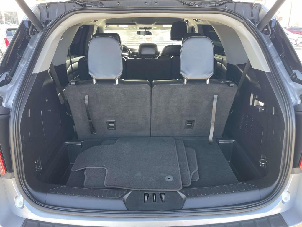 Certified 2021 Ford Explorer XLT w/ Equipment Group 202A image 24