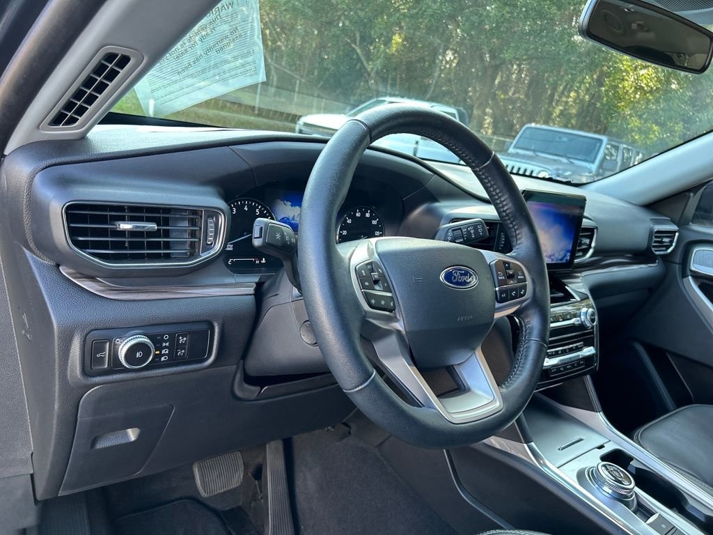 Certified 2022 Ford Explorer Limited w/ Equipment Group 301A image 10