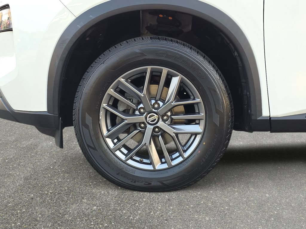 Used 2021 Nissan Rogue S AWD/4WD image 28