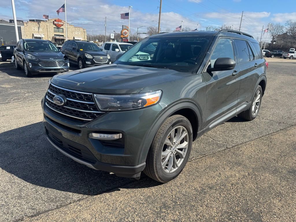 Certified 2023 Ford Explorer XLT w/ Equipment Group 202A image 3