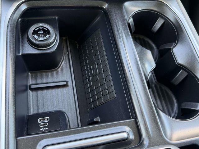 Certified 2025 Ford Expedition Active AWD/4WD image 28
