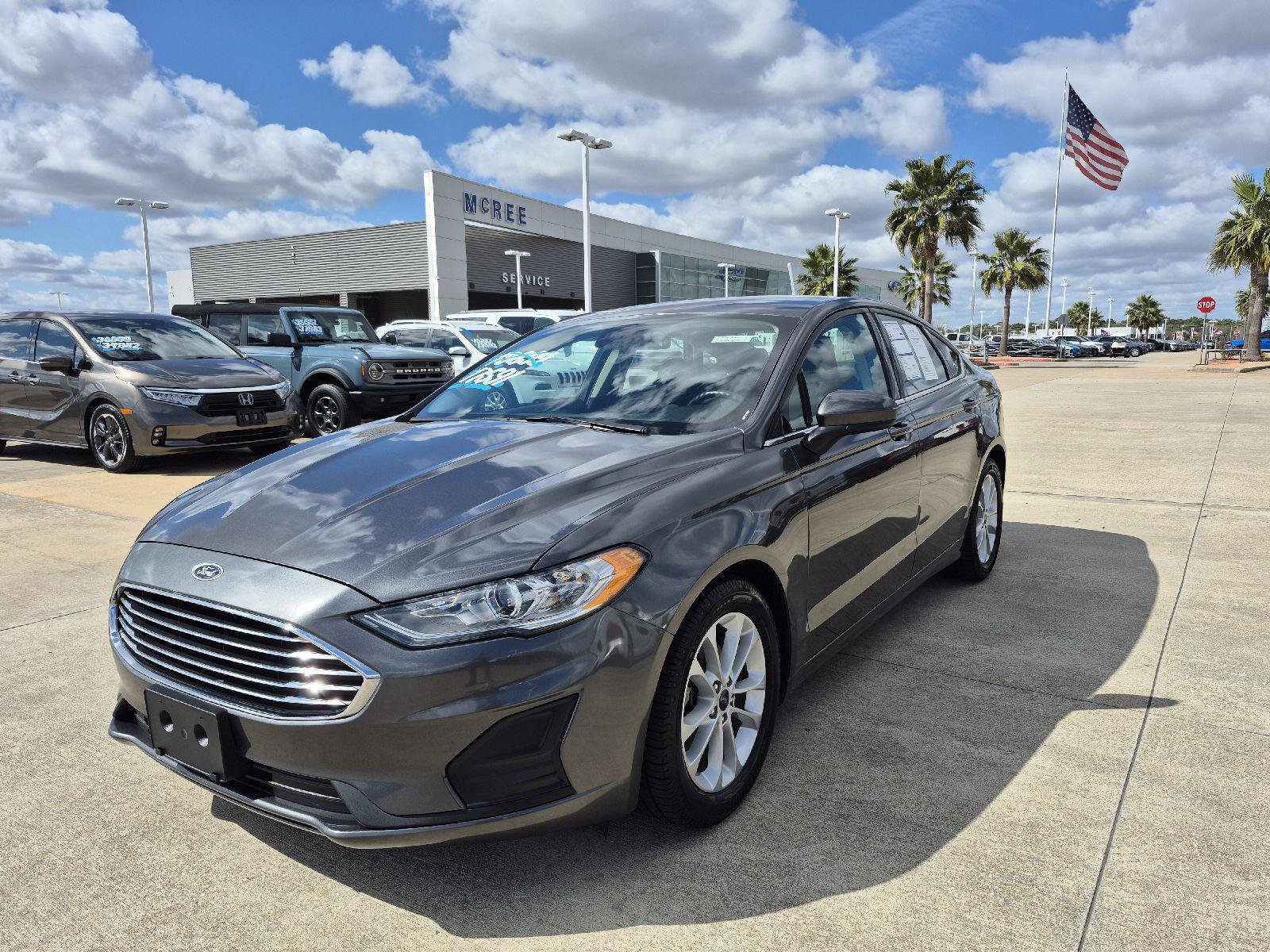 Certified 2020 Ford Fusion SE image 1