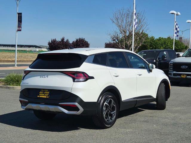 Used 2023 Kia Sportage LX image 5