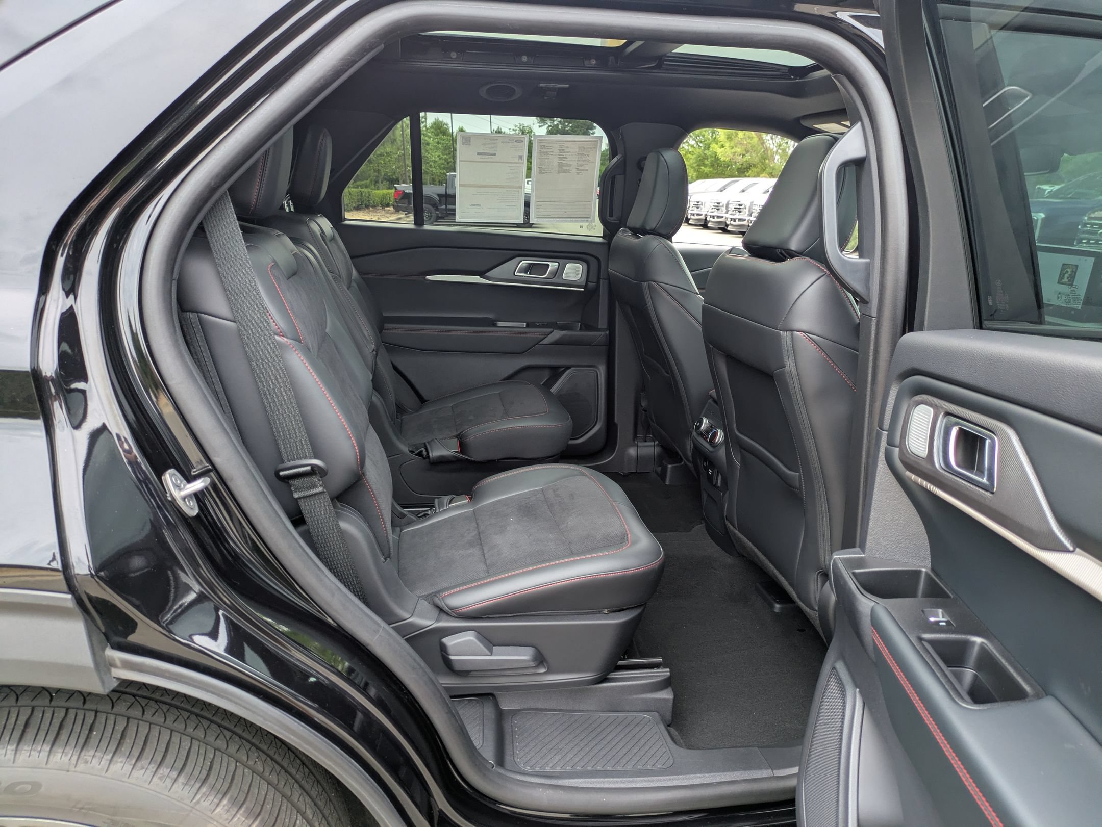 Certified 2025 Ford Explorer ST w/ Sun And Sound Package AWD/4WD image 37