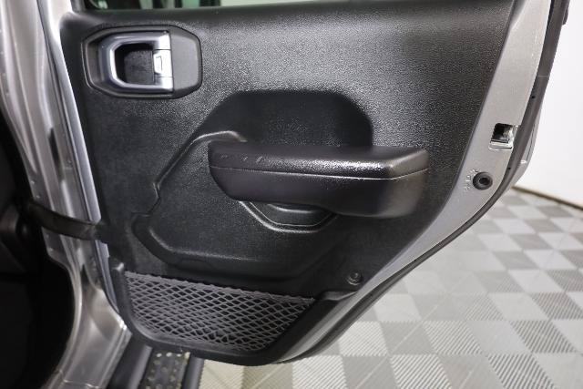 Used 2020 Jeep Gladiator Rubicon AWD/4WD image 29