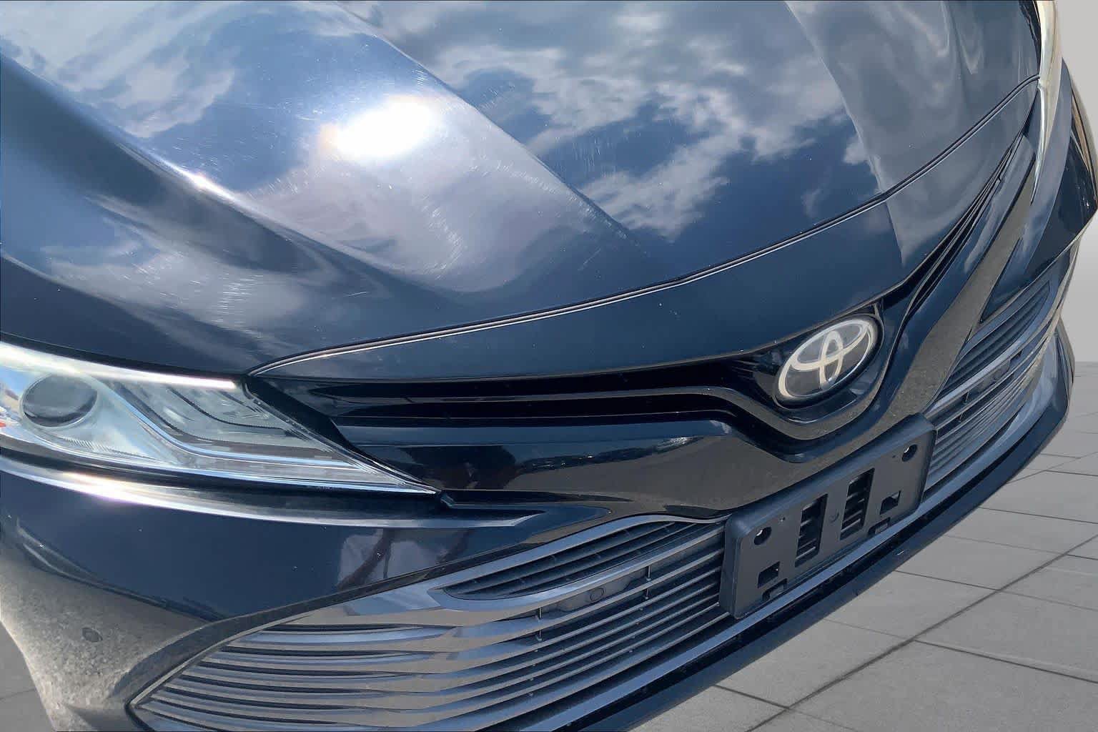 Used 2018 Toyota Camry XLE FWD image 30