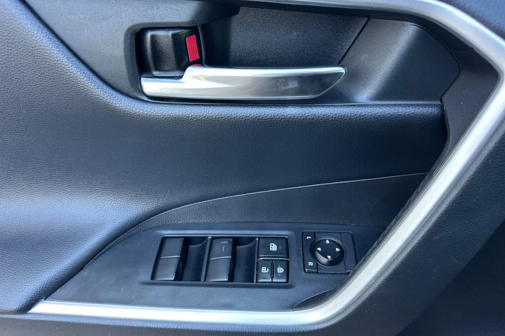 Used 2020 Toyota RAV4 Adventure AWD/4WD image 10