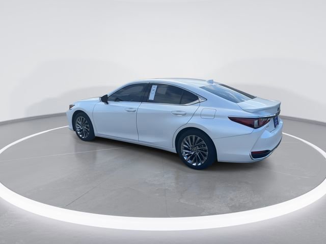 Used 2024 Lexus ES 300h Ultra Luxury w/ Accessory Package (Z2) image 4