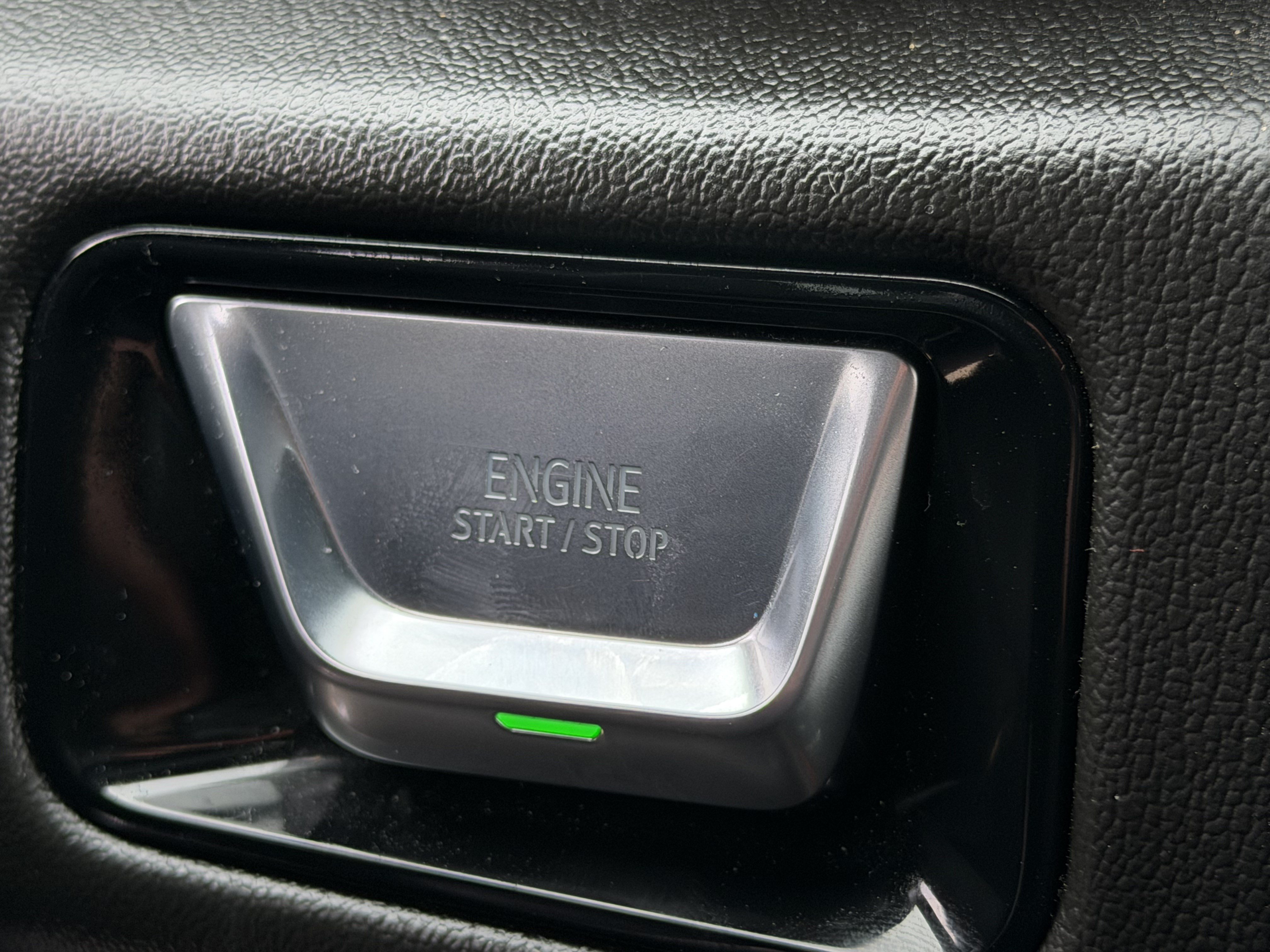 Used 2025 GMC Yukon XL Denali AWD/4WD image 26