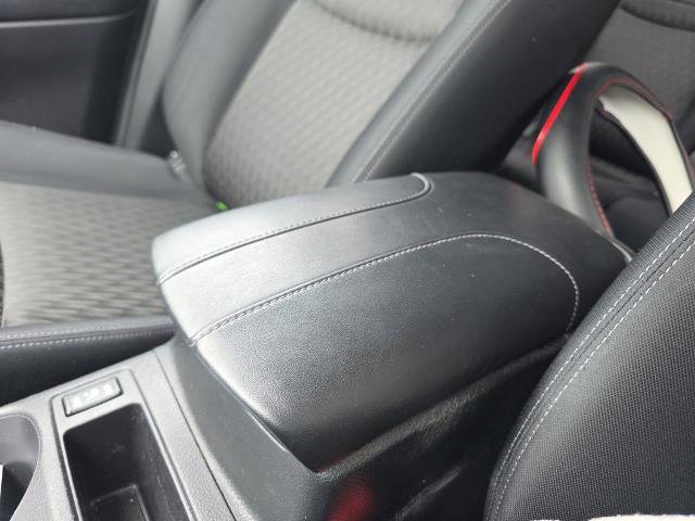 Used 2017 Nissan Rogue SV AWD/4WD image 36