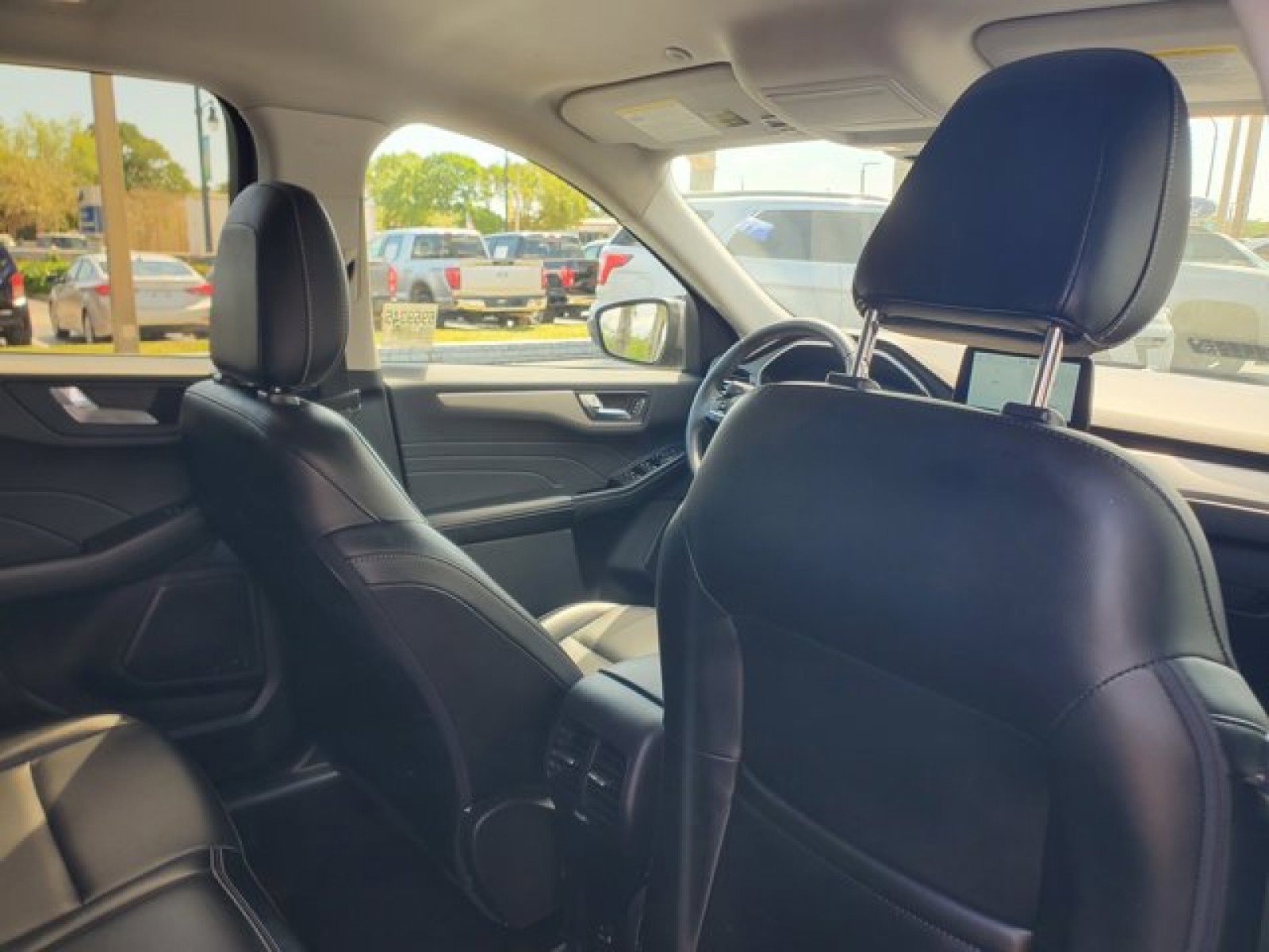 Certified 2022 Ford Escape SEL image 31