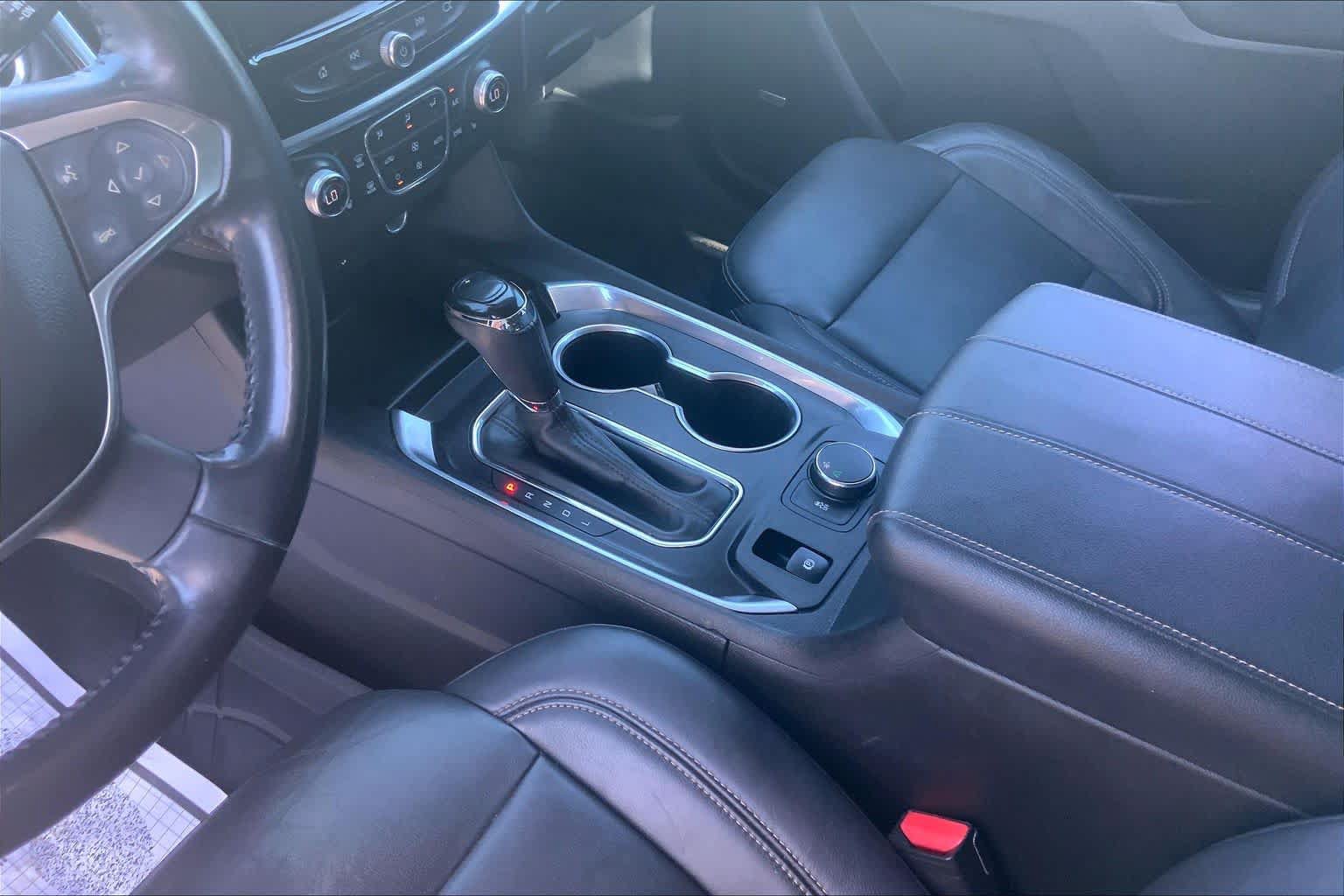Used 2018 Chevrolet Traverse LT FWD image 17